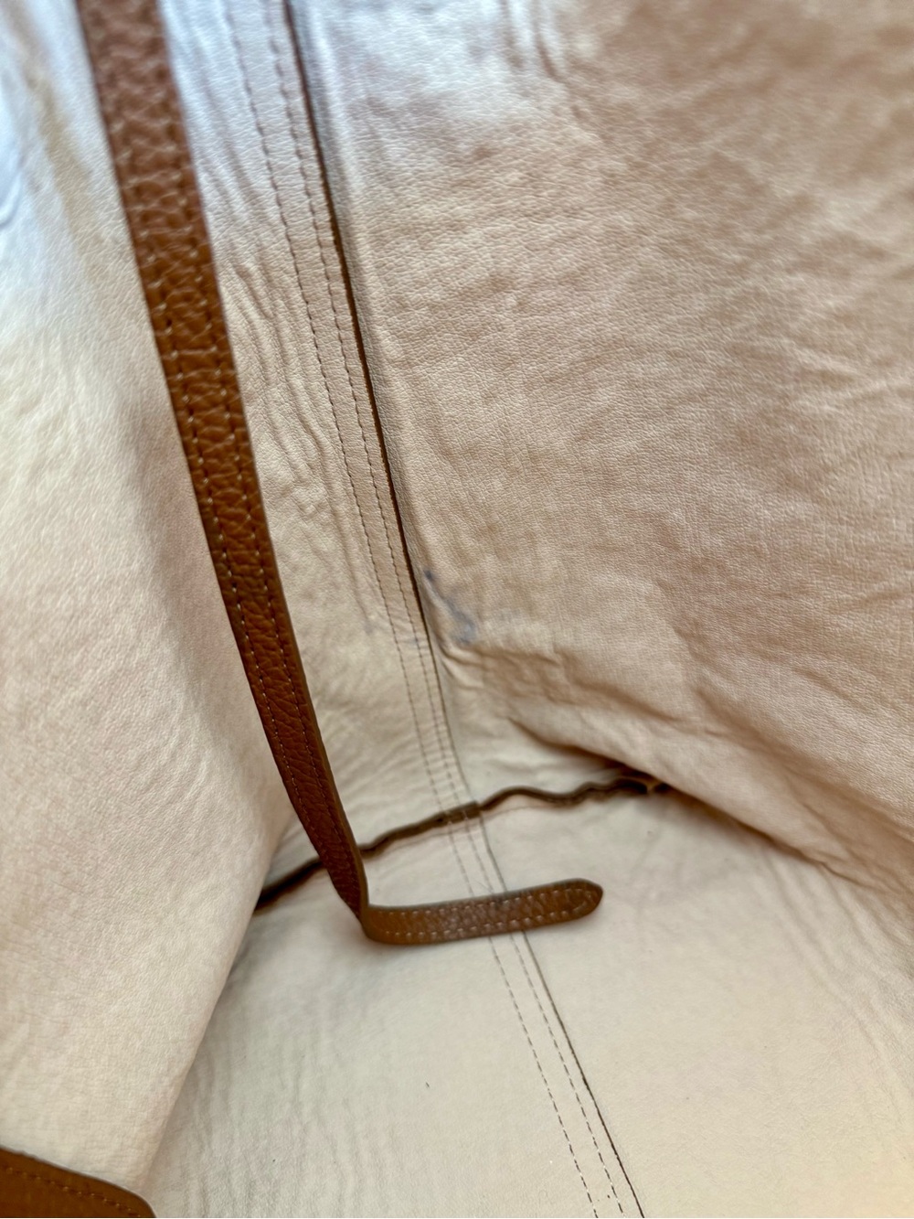 Cuyana Classic Structured Tote in Caramel - Picture 6 of 14